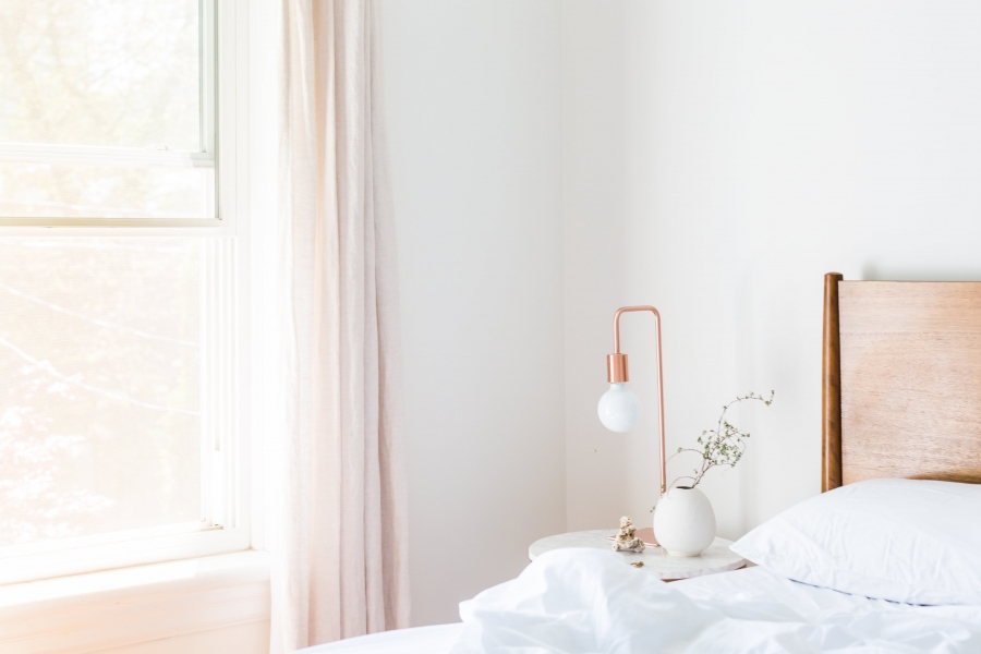 5 Simple Ways To Transform Your Bedroom Into A Relaxing Retreat